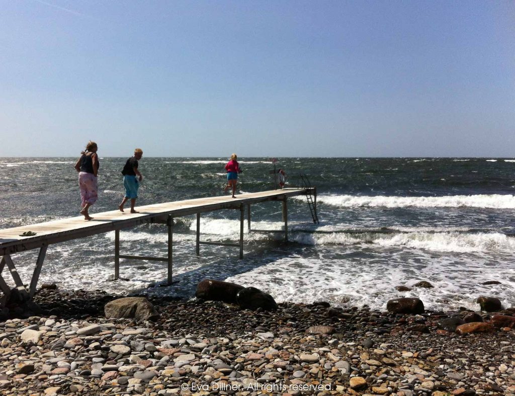 Badbryggan norr om hamnen i Grönhögen